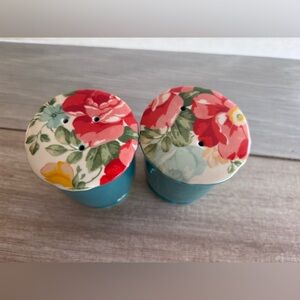 Pioneer Woman Ceramic Teal Floral Retired Design Salt and Pepper Shakers